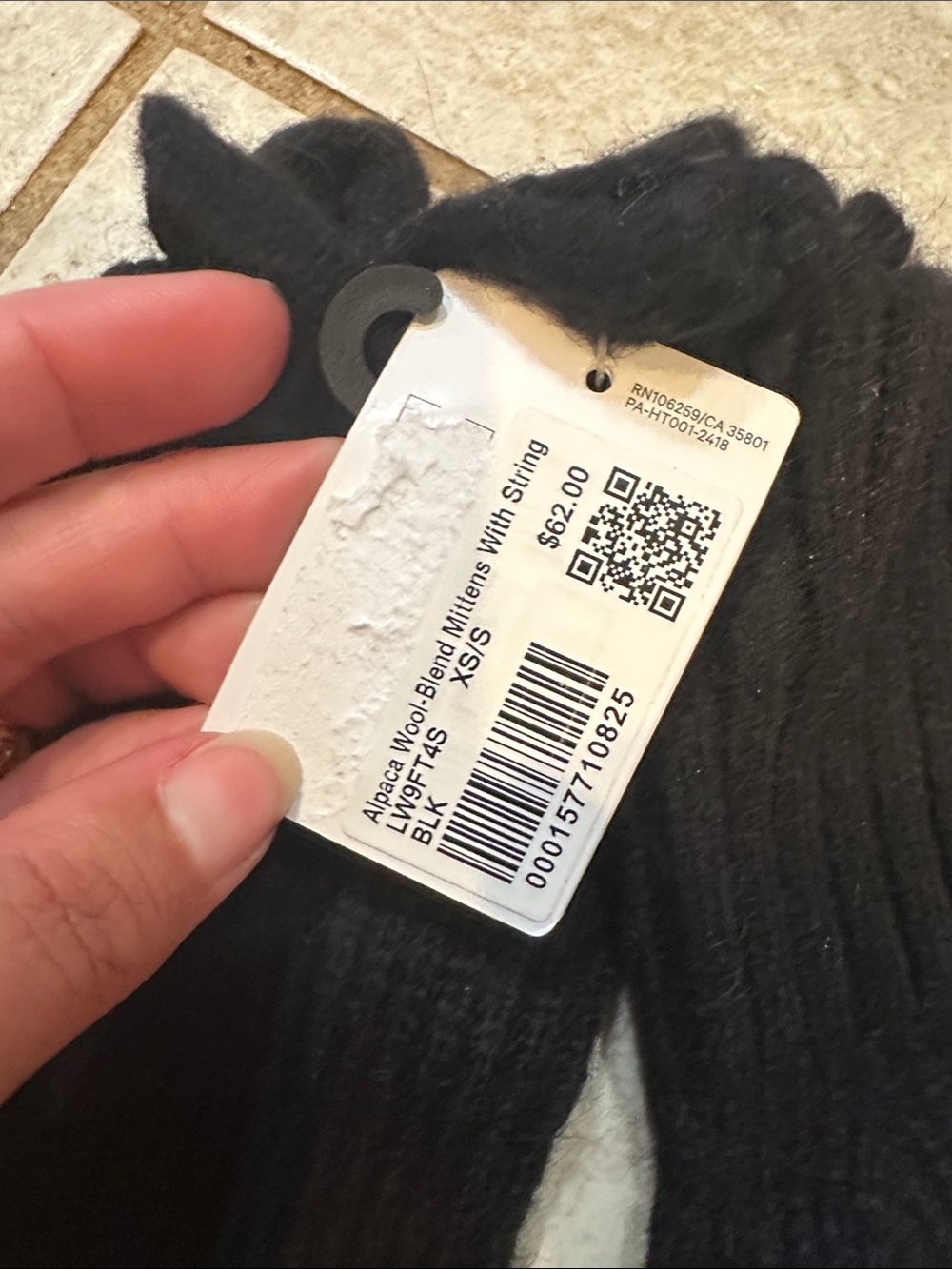 NWT! Lululemon Black Alpaca Wool Blend Mittens with String S/M gloves - Picture 2 of 5
